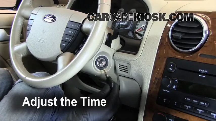 2007 Ford Freestyle Limited 3.0L V6 Clock